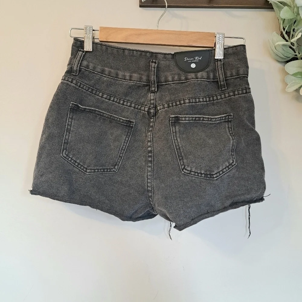 DENIM Blvd Los Angeles Black Jean Shorts Wiast 28